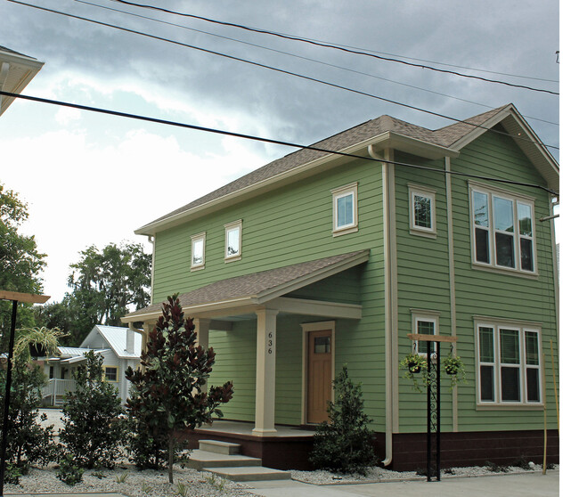 Building Photo - Freddie's Garden - Modern 3 Bedroom, 3 Bat...