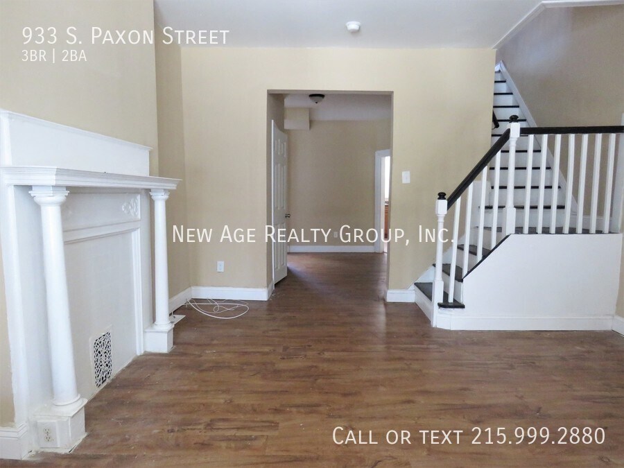 Building Photo - 933 S Paxon St