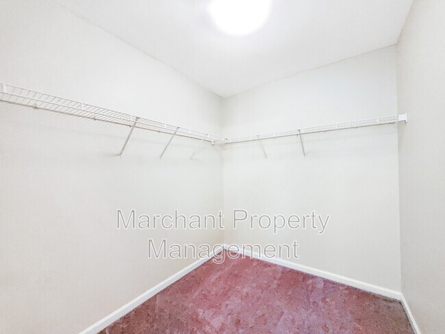 Building Photo - 9 Sunfield Ct