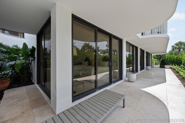 Building Photo - 2580 S Ocean Blvd
