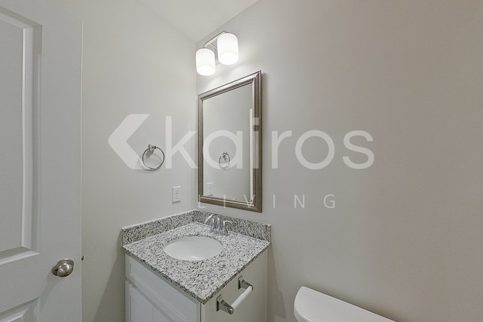 Building Photo - 2119 Banyon Cir