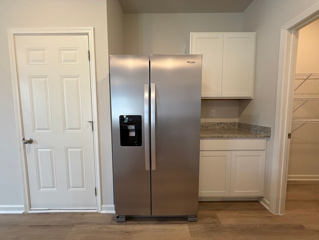 Building Photo - Brand New 5/3 House in Armuchee- $2,195