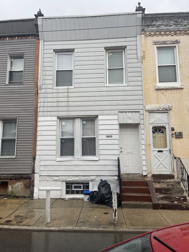 Primary Photo - 3033 Fontain St