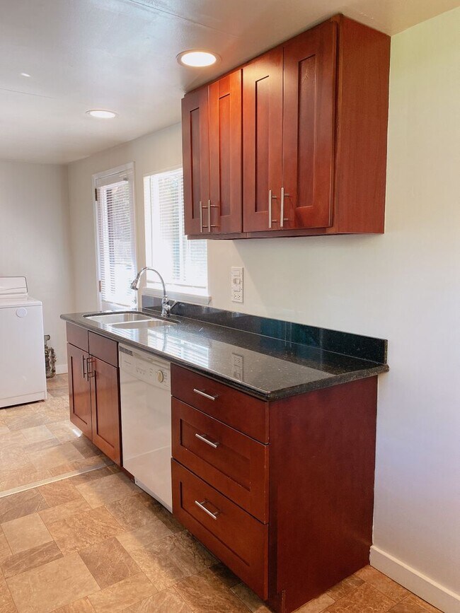 Building Photo - House -- Ravenna