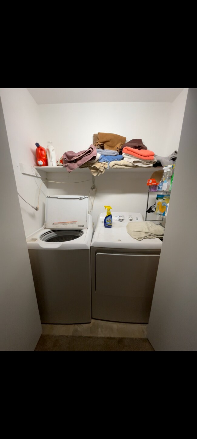 Building Photo - 810 E Saguaro St