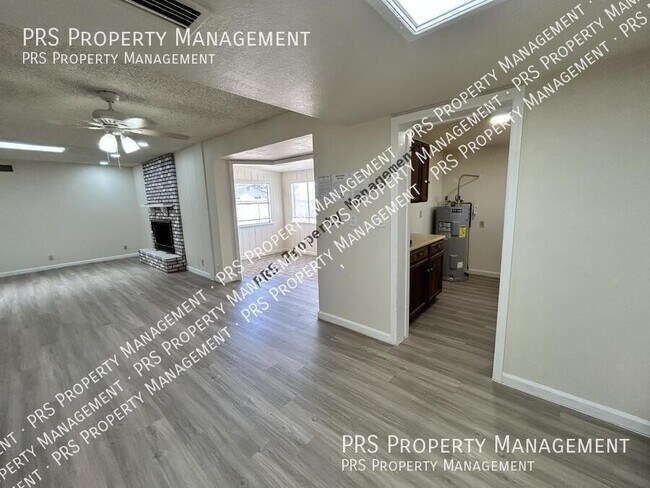 Building Photo - 711 N Oracle-
