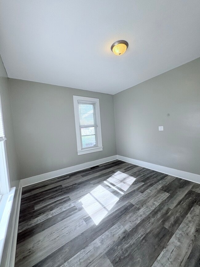 Building Photo - Charming 4 beds 2 baths in Delaware!