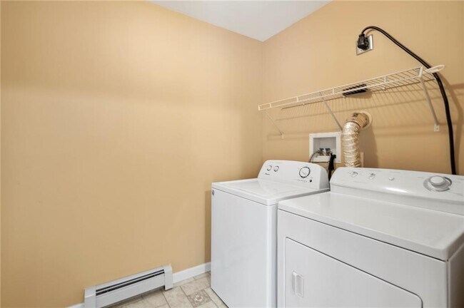 Building Photo - 35 Mapleville Main