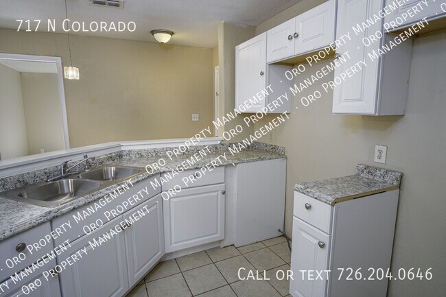 Building Photo - 717 N Colorado St