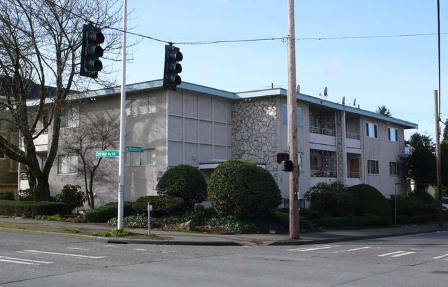 Primary Photo - Trenton Apartments