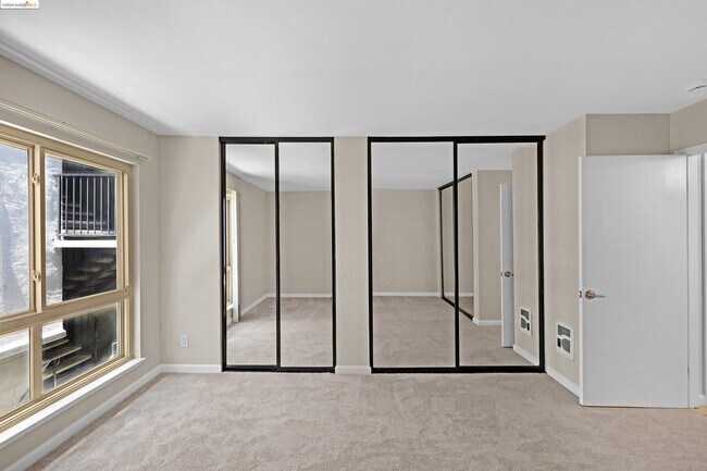 Building Photo - 66 Fairmount Ave