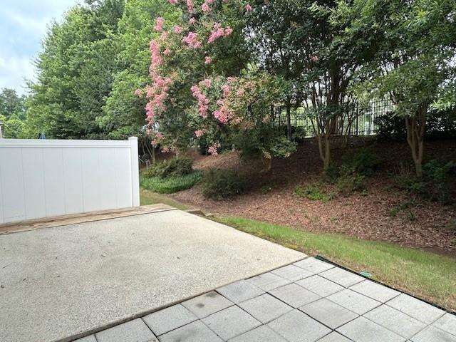 Building Photo - 3455 Fernview Dr