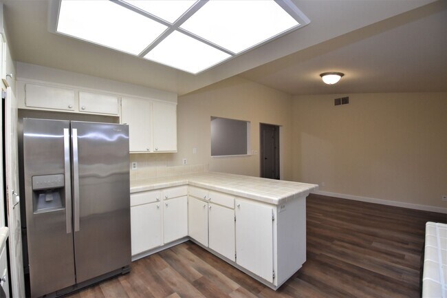 Building Photo - 3324 Lillard Dr