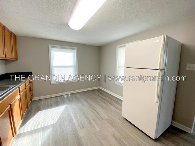 Building Photo - 8623 Plantation Rd