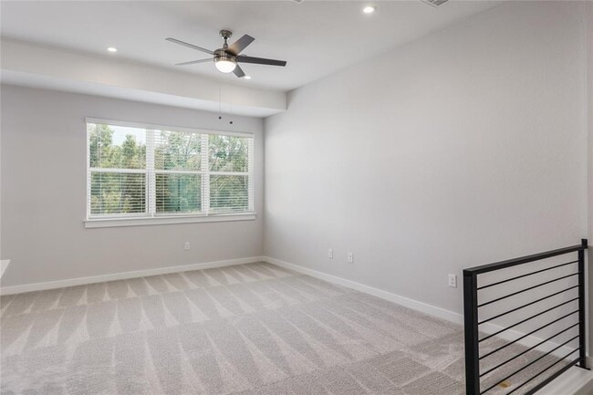 Building Photo - 12001 Vista Parke Dr