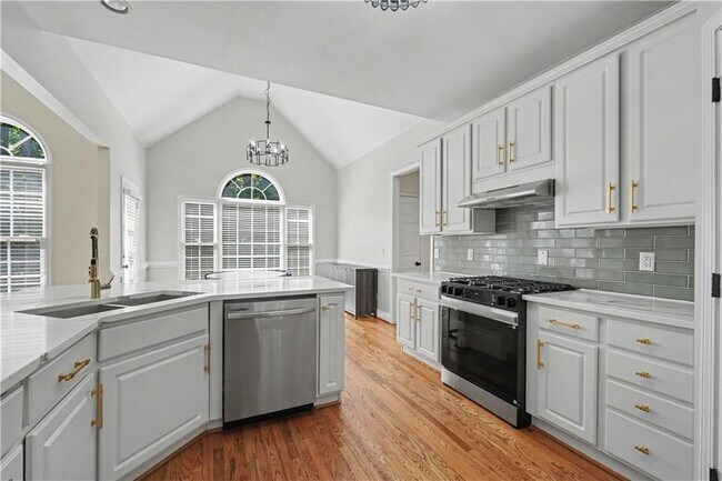 Building Photo - 4315 Rosemont Dr