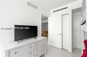 Building Photo - 9901 W Bay Harbor Dr