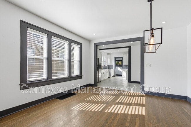 Building Photo - 3227 E 5th Ave