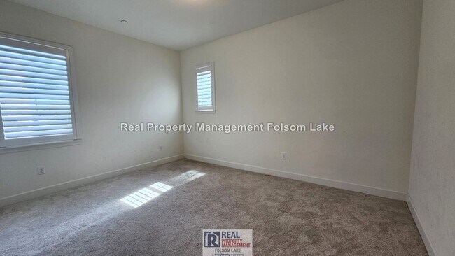 Building Photo - Upgraded 4 Bed + Loft | Solar | EV Charger | Outdoor Living | Folsom