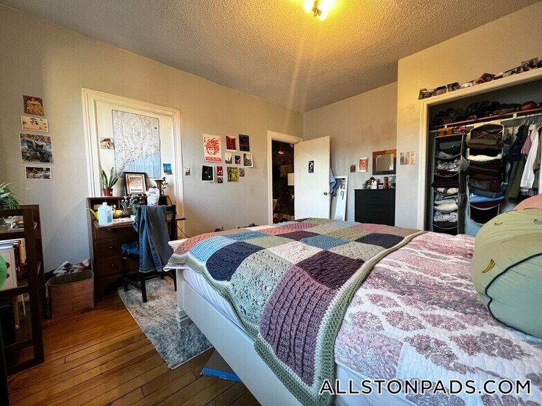 Building Photo - 18 Glenville Ave