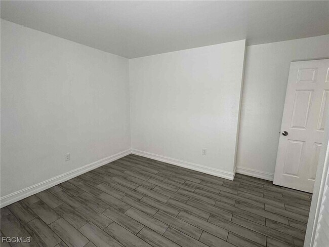 Building Photo - 1830 Maravilla Ave