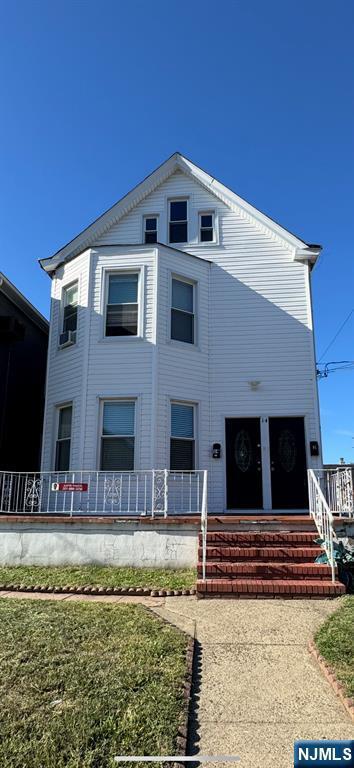 Primary Photo - 14 Portland Ave