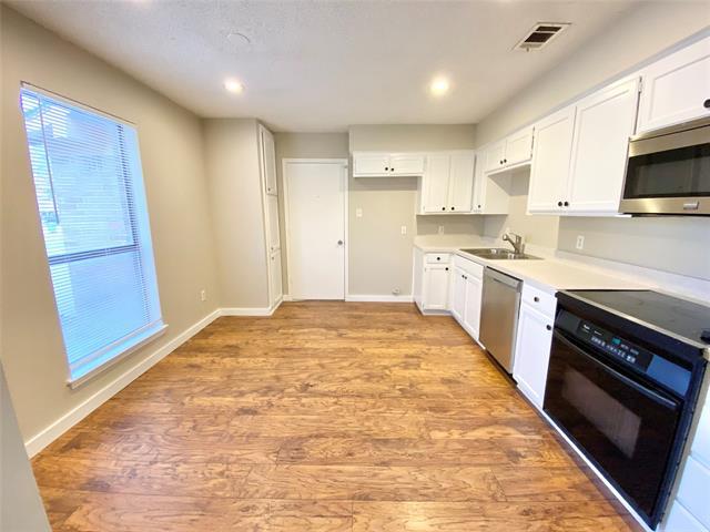 Building Photo - 5911 Teal Ridge Dr