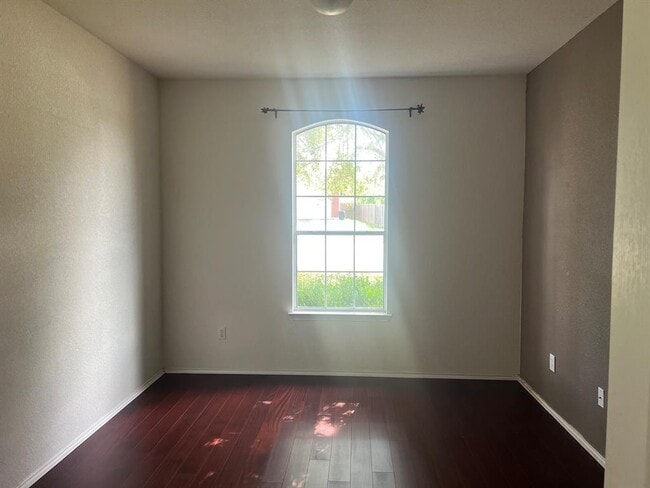 Building Photo - 1318 Willow Bluff Dr