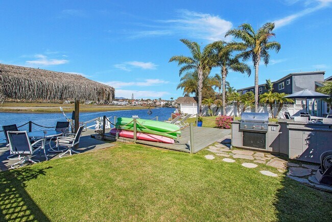 Building Photo - 218 Highland St