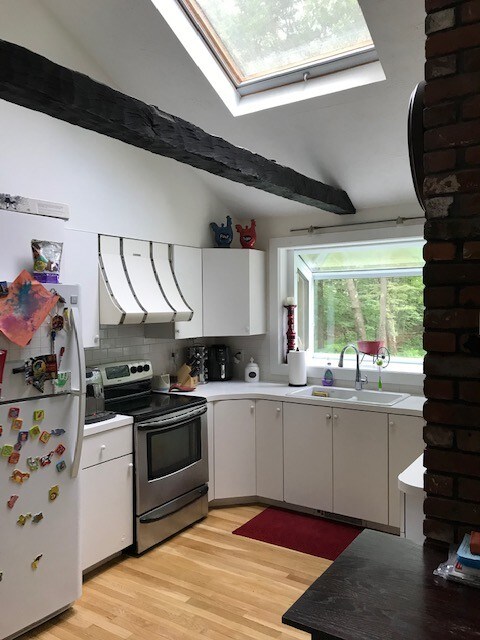 Building Photo - 89 Amesbury Rd