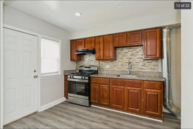 Building Photo - 4 Bedr4 Bedrooms in Parkville