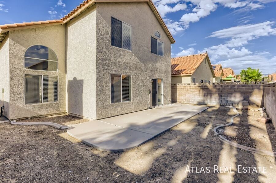 Building Photo - 8112 Dolphin Landing Dr