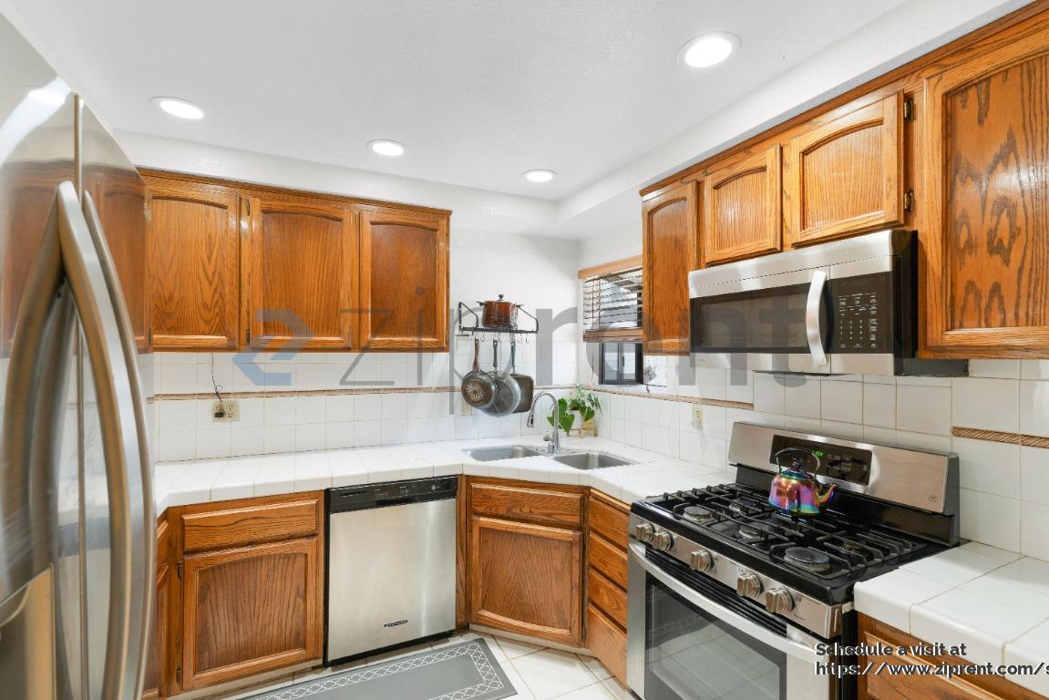 Building Photo - 7417 Auburn Oaks Ct