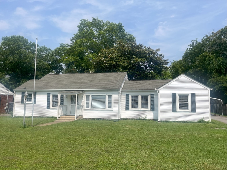 Primary Photo - 1402 N Tennessee Blvd