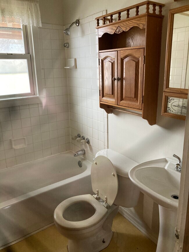 Building Photo - 226 N Delmar Ave