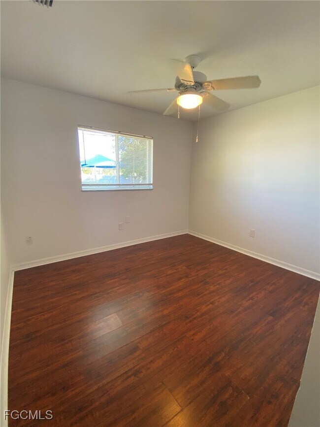 Building Photo - 1029 SE 11th St