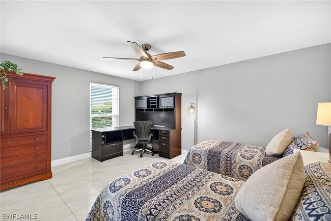 Building Photo - 3111 Boca Ciega Dr