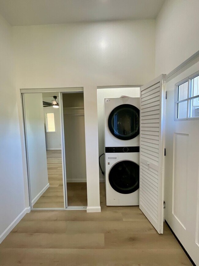 Building Photo - C109