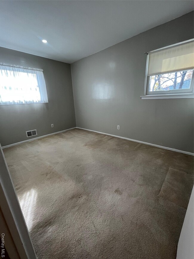 Building Photo - 27 Douglass St