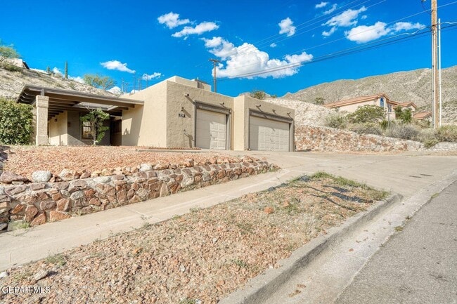 Building Photo - 311 Zenith Dr