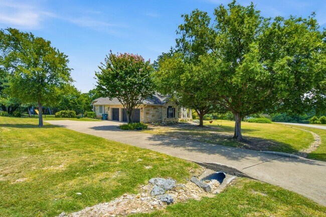 Building Photo - 600 Huck Finn Trail
