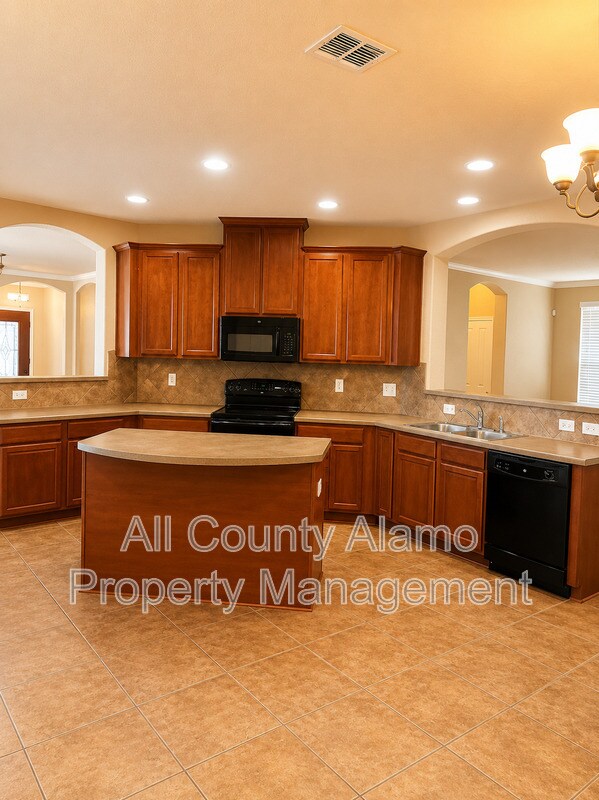 Building Photo - 5565 Saffron Way