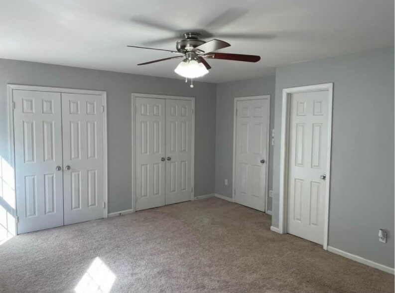 Building Photo - 204 Rolling Hill Ct