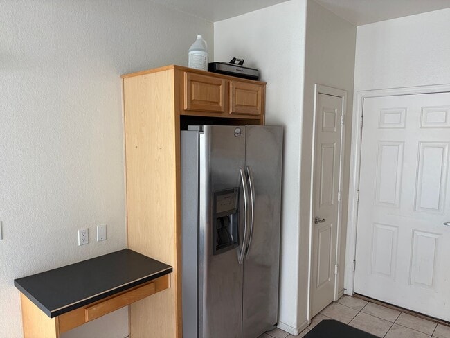 Building Photo - 2 Bedroom 2.5 Bath Townhome!