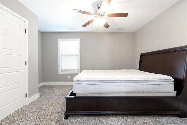 Building Photo - 413 Adalynn Cir