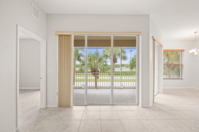 Building Photo - Beautiful Townhome in Laguna lakes 3 bedro...