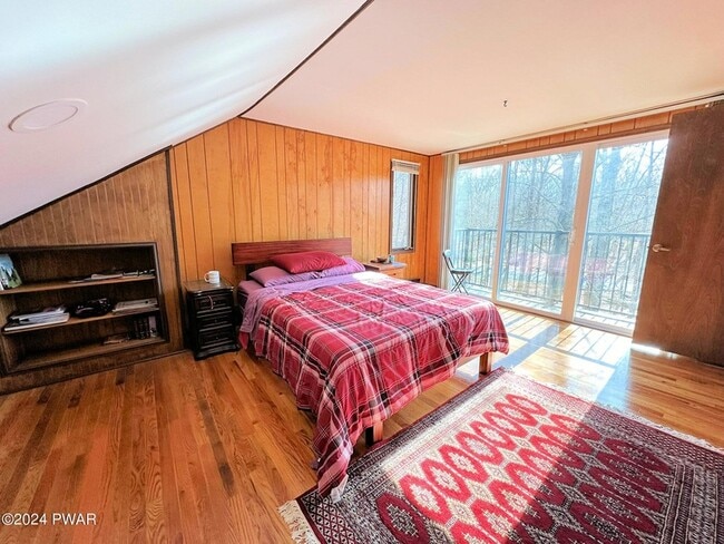 Building Photo - 402 Canoe Brook Dr