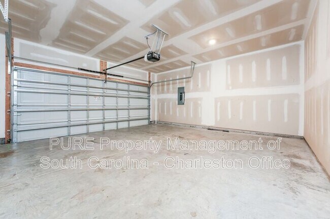 Building Photo - 142 Smt Vw Dr