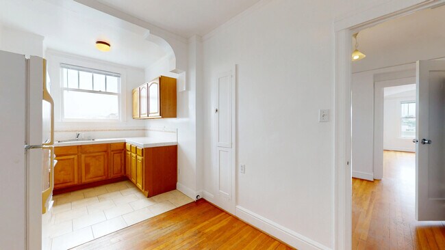 Building Photo - 1294 Grove St