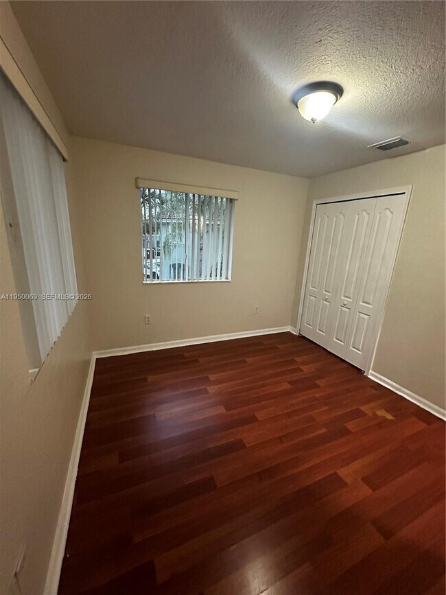 Building Photo - 2818 SE 15th Rd